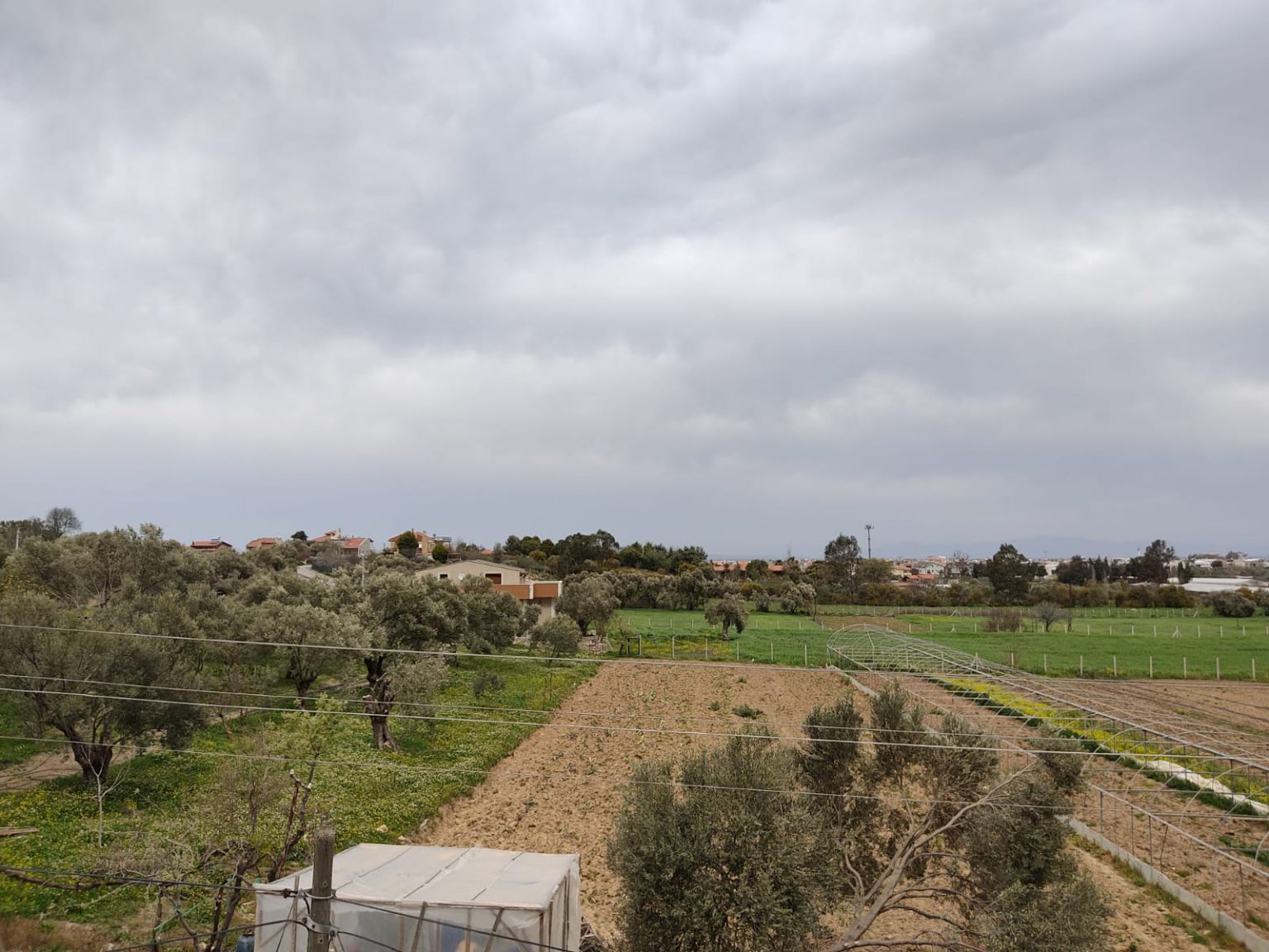 URLA ZEYTİNALANI ŞİRİNKENT MAHALLESİNDE SATILIK MÜSTAKİL EV Deri