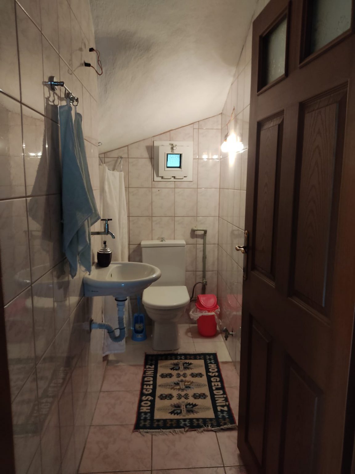 URLA ZEYTİNALANI ŞİRİNKENT MAHALLESİNDE SATILIK MÜSTAKİL EV Deri